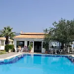 מלון דירות Panorama Hideaway דאסיה